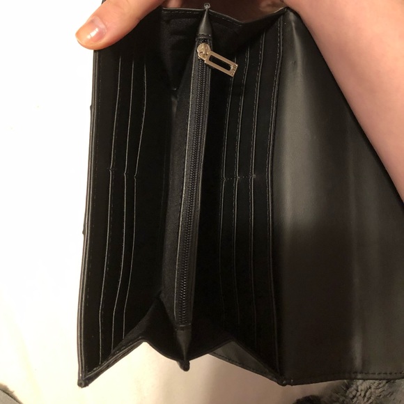 Guess Wallet - Picture 2 of 3